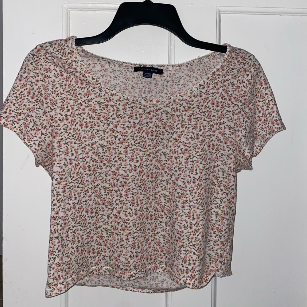 American Eagle Flowerlike crop top!